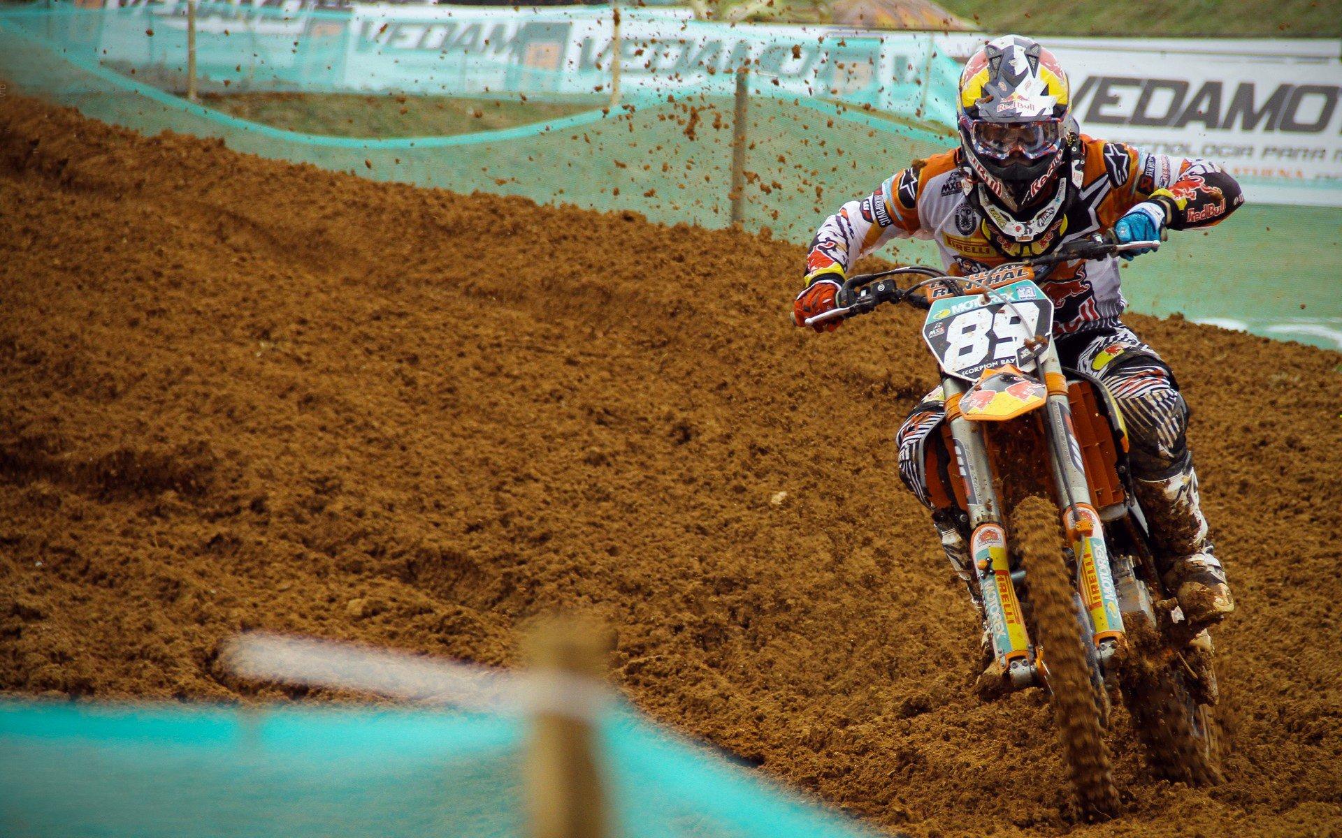 中国游泳队亚运会再创佳绩 新星闪耀泳池斩获多枚金牌