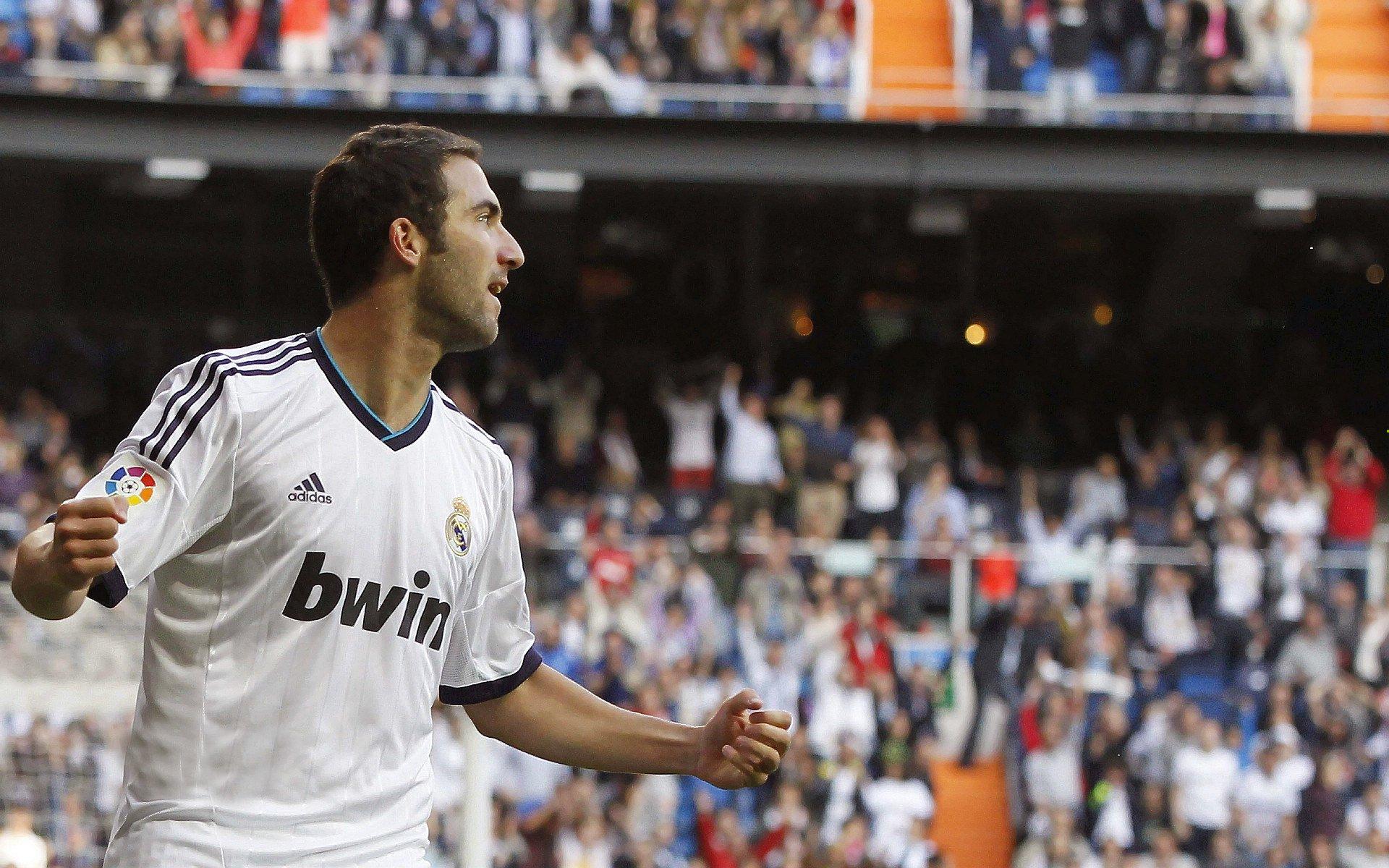 谷爱凌再创历史 自由式滑雪世锦赛勇夺双冠王