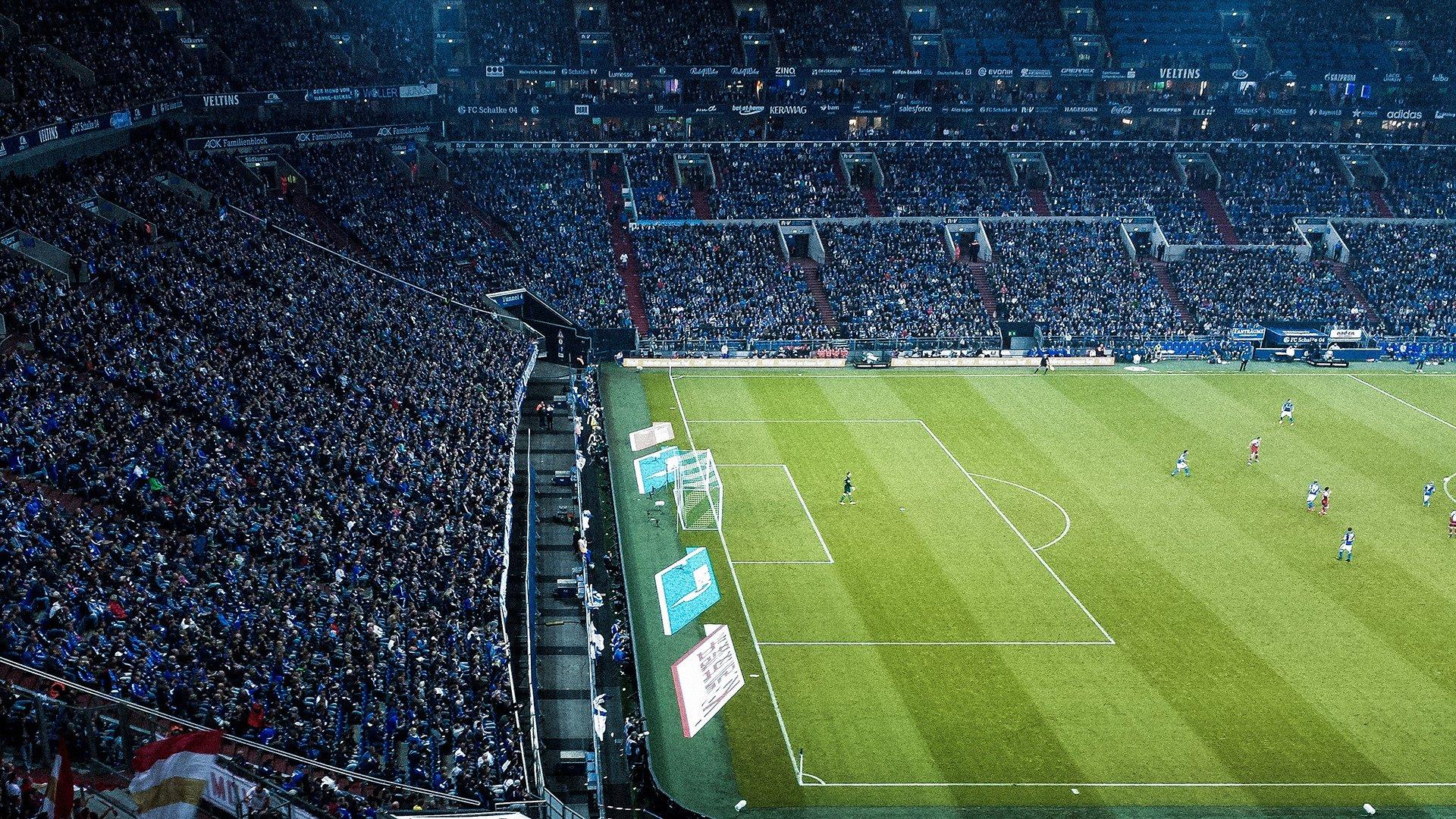 皇家马德里与巴塞罗那激战西甲巅峰,梅西接班人闪耀全场